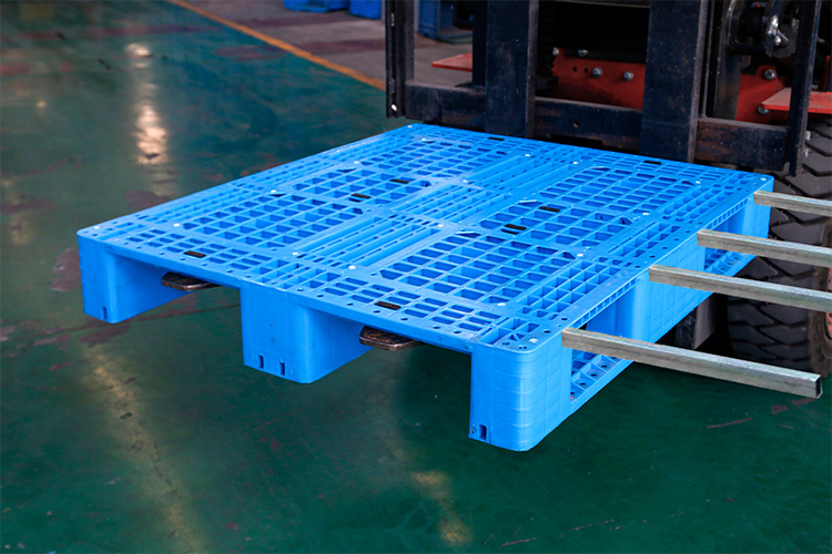 小牛電動車攜手軒盛塑業(yè).jpg
